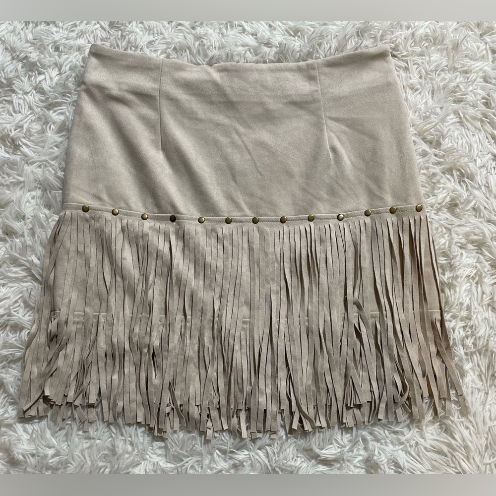 Fornia Western Fringe Cowgirl Faux Suede Studded Mini Skirt Tan Nude Womens L - Picture 2 of 8